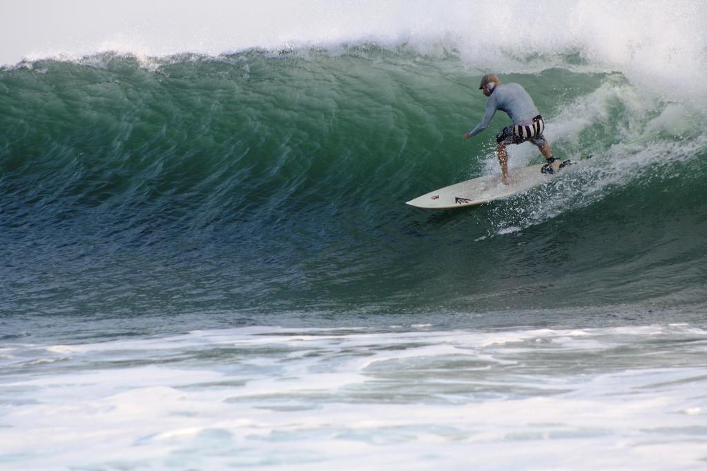 Punta Roca Surf Resort La Libertad Luaran gambar